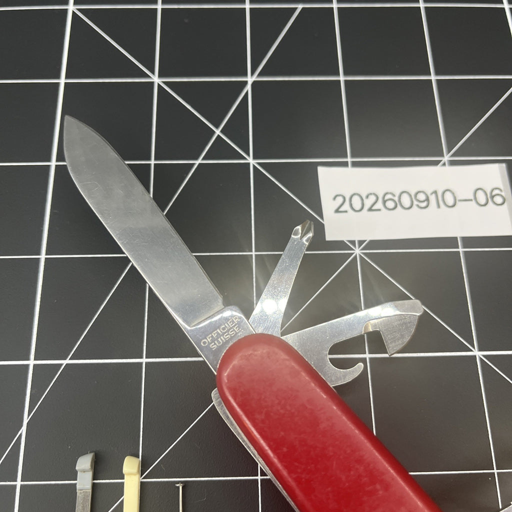 Victorinox Explorer SAK - Fisherman Scales - Clean - No Scratch Magnifying Glass