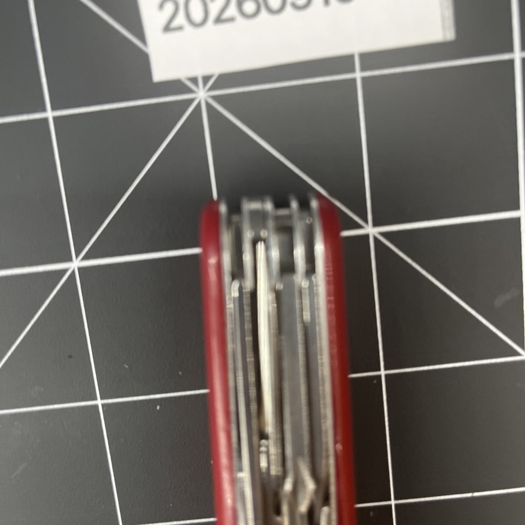Victorinox Explorer SAK - Fisherman Scales - Clean - No Scratch Magnifying Glass