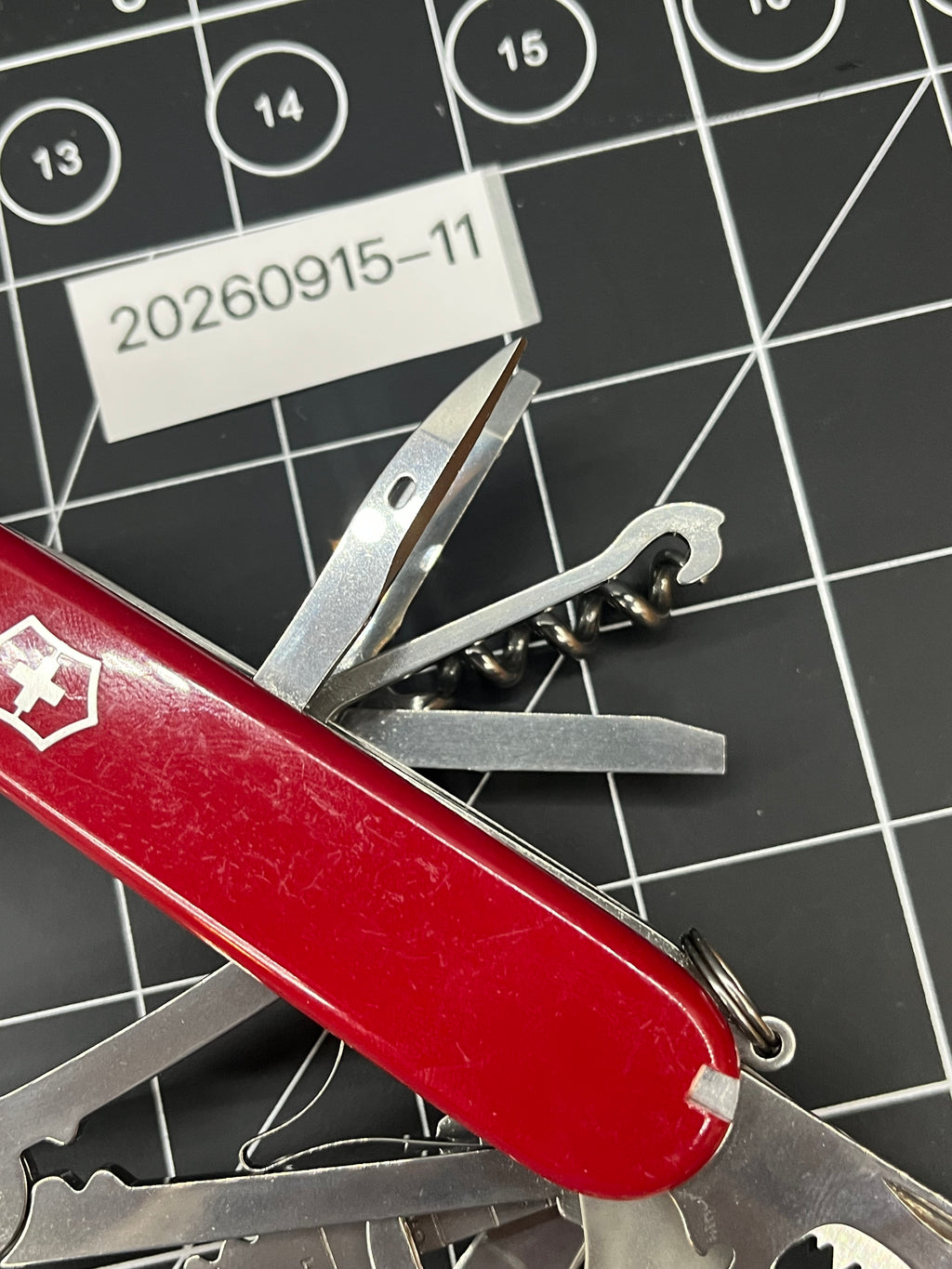 Victorinox Swiss Army SwissChamp Pocket Knife Multi-Tool, Red, 91m!