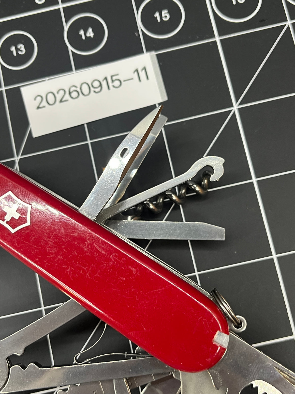 Victorinox Swiss Army SwissChamp Pocket Knife Multi-Tool, Red, 91m!