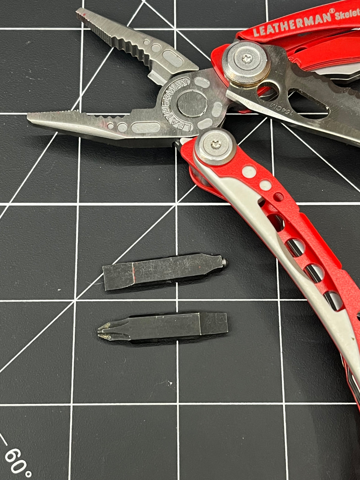 Clean Leatherman Skeletool RX Rescue Multi-Tool Excellent