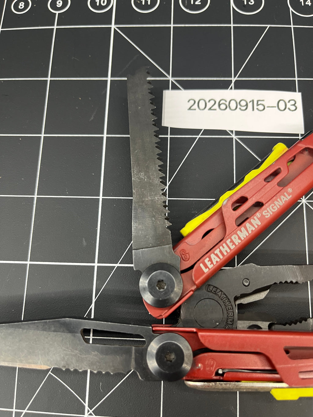 Leatherman SIGNAL Multi-Tool Black Good Condition Red excellent clean