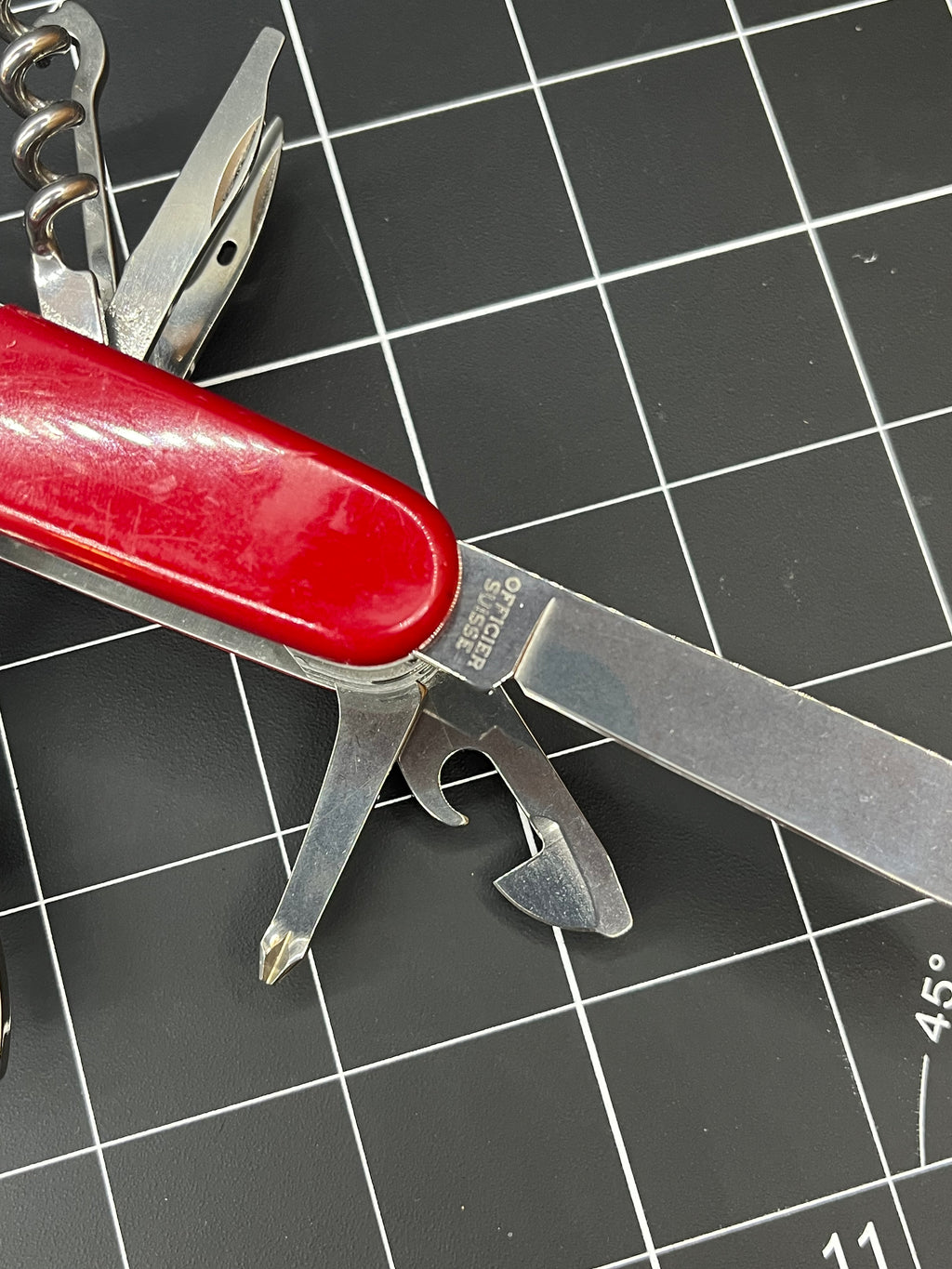 Victorinox Swiss Army SwissChamp Pocket Knife Multi-Tool, Red, 91m!