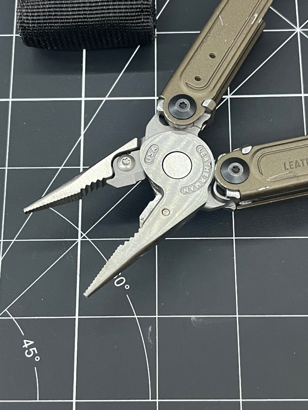 Leatherman ARC Multi-Tool 20-in-1 One-Hand Opening CPM MagnaCut Steel Sheath