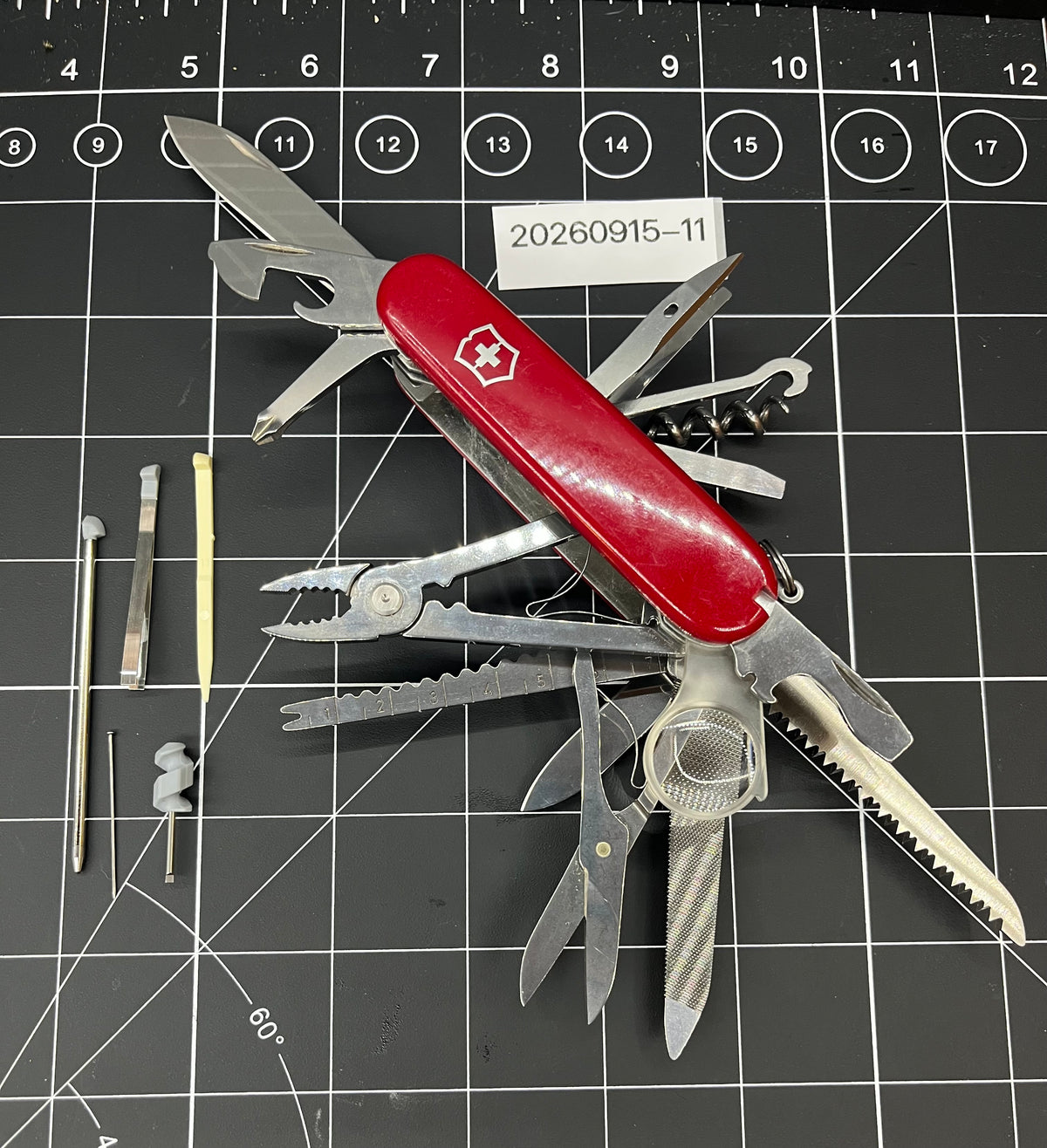 Victorinox Swiss Army SwissChamp Pocket Knife Multi-Tool, Red, 91m!