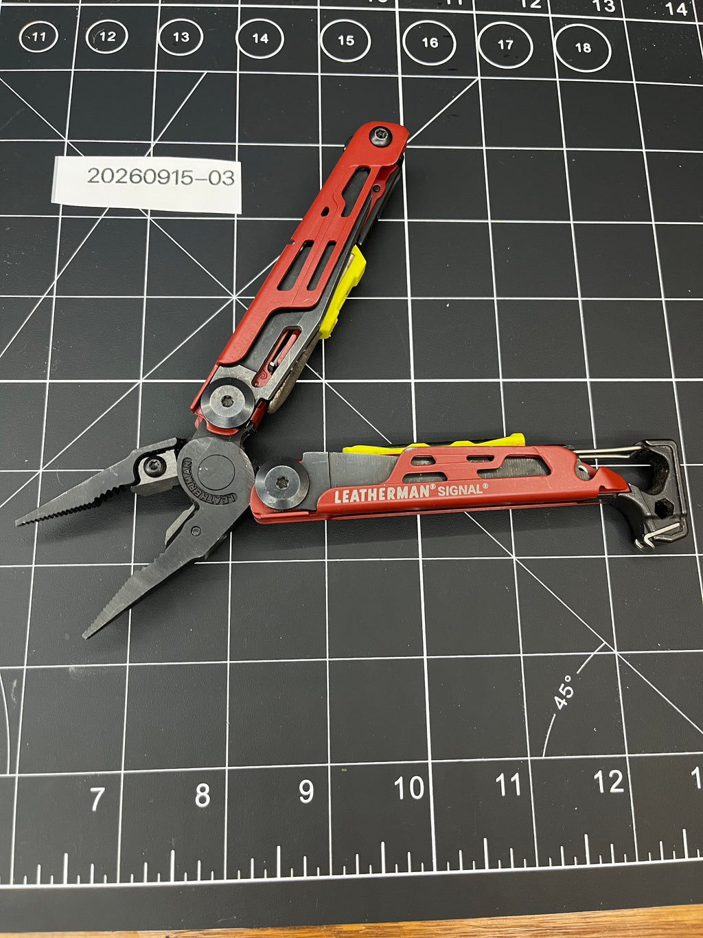 Leatherman SIGNAL Multi-Tool Black Good Condition Red excellent clean