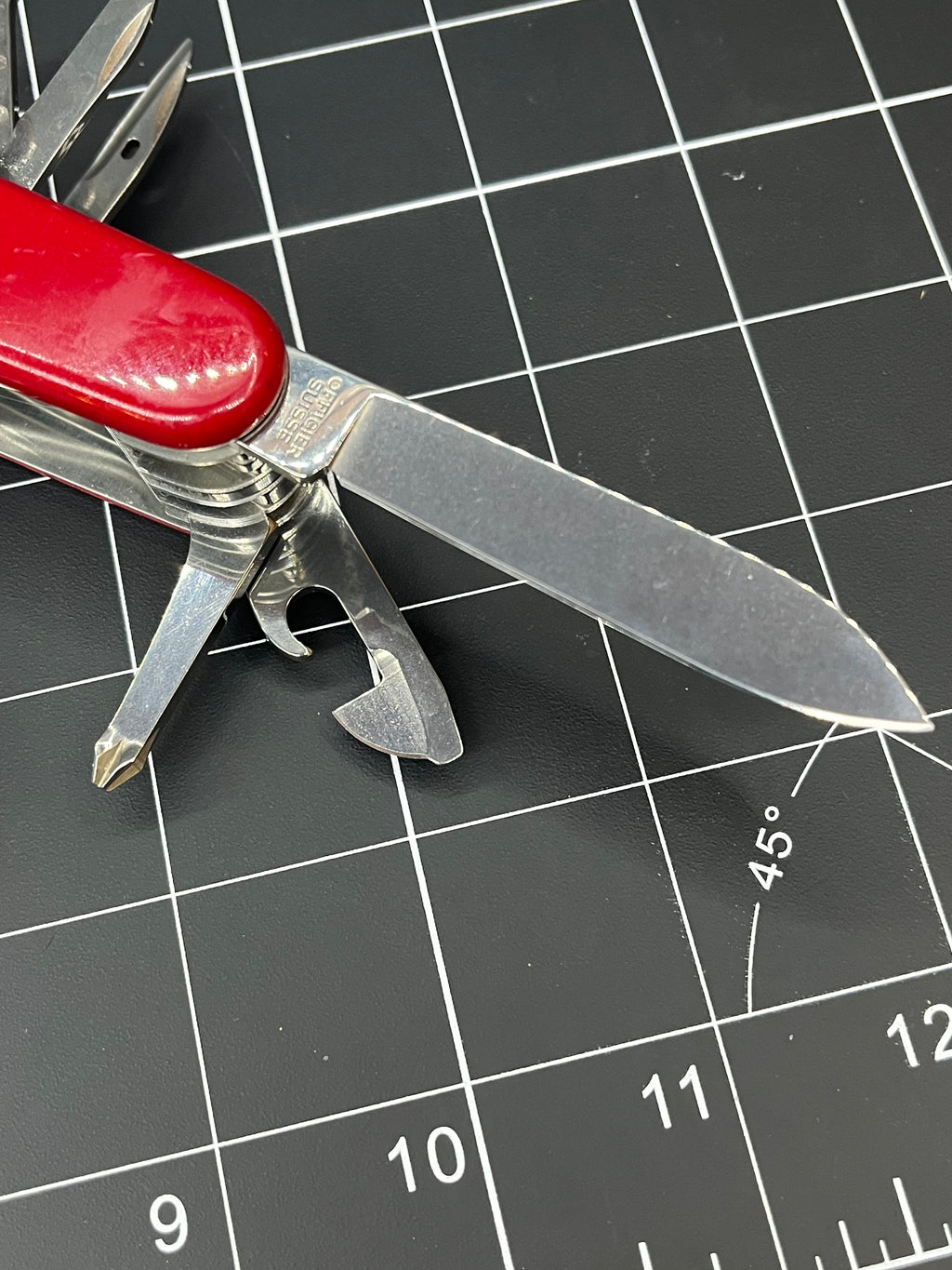 Victorinox Swiss Army SwissChamp Pocket Knife Multi-Tool, Red, 91m!