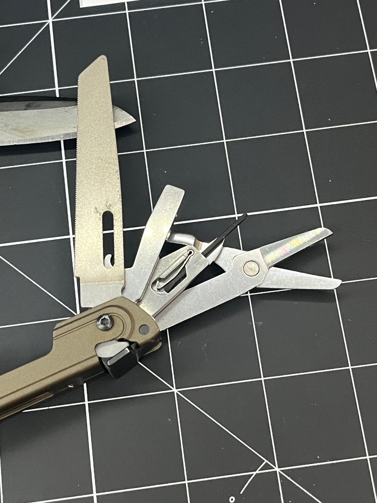 Leatherman ARC Multi-Tool 20-in-1 One-Hand Opening CPM MagnaCut Steel Sheath