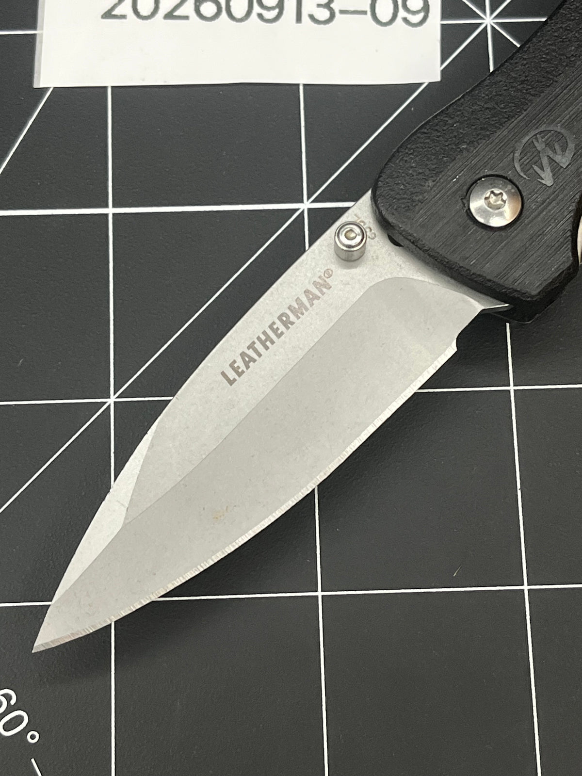 Leatherman Crater C33 Folding Pocket Knife Bottle Opener Carabiner 420HC Blade
