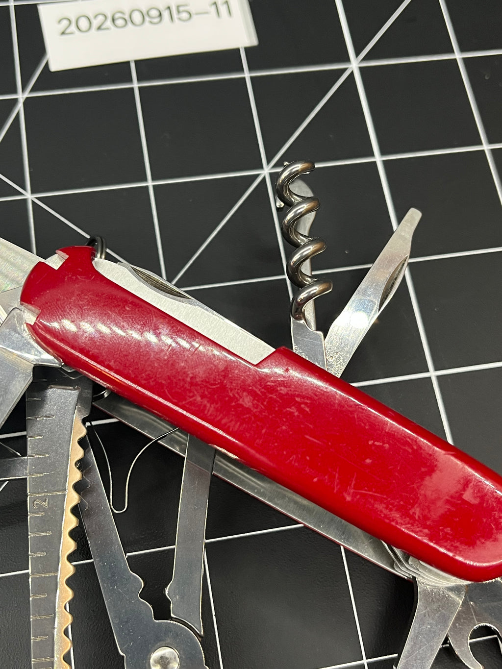 Victorinox Swiss Army SwissChamp Pocket Knife Multi-Tool, Red, 91m!
