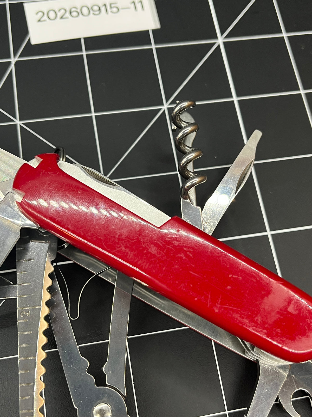 Victorinox Swiss Army SwissChamp Pocket Knife Multi-Tool, Red, 91m!