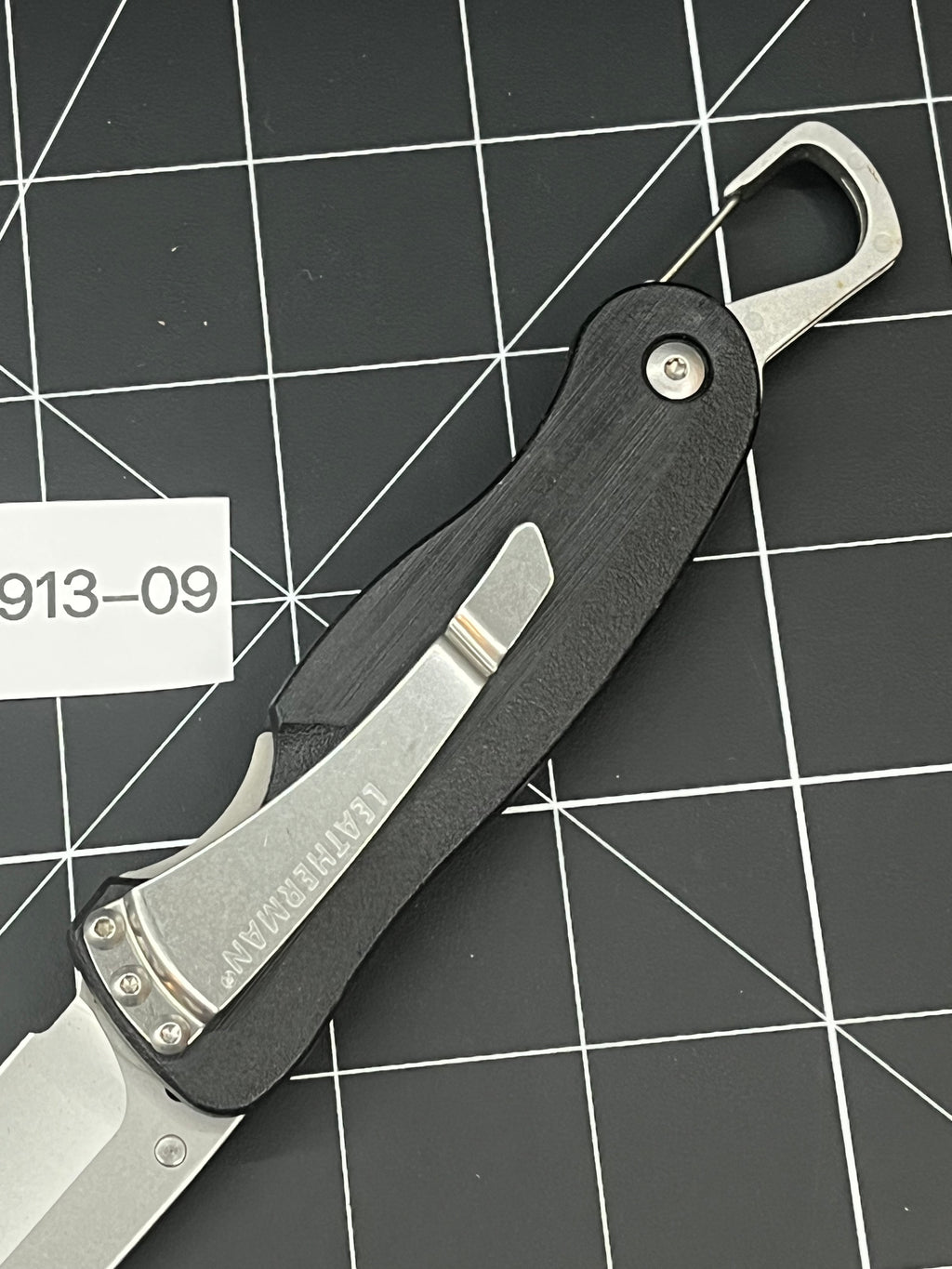 Leatherman Crater C33 Folding Pocket Knife Bottle Opener Carabiner 420HC Blade