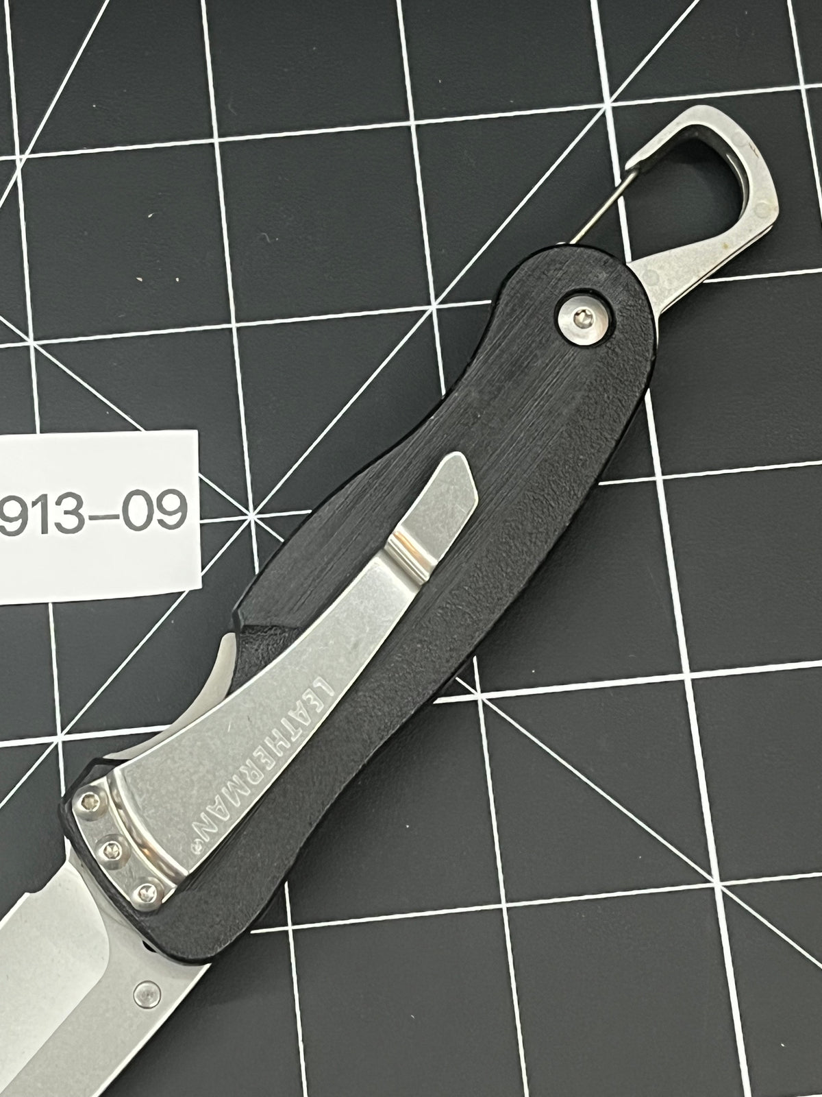 Leatherman Crater C33 Folding Pocket Knife Bottle Opener Carabiner 420HC Blade