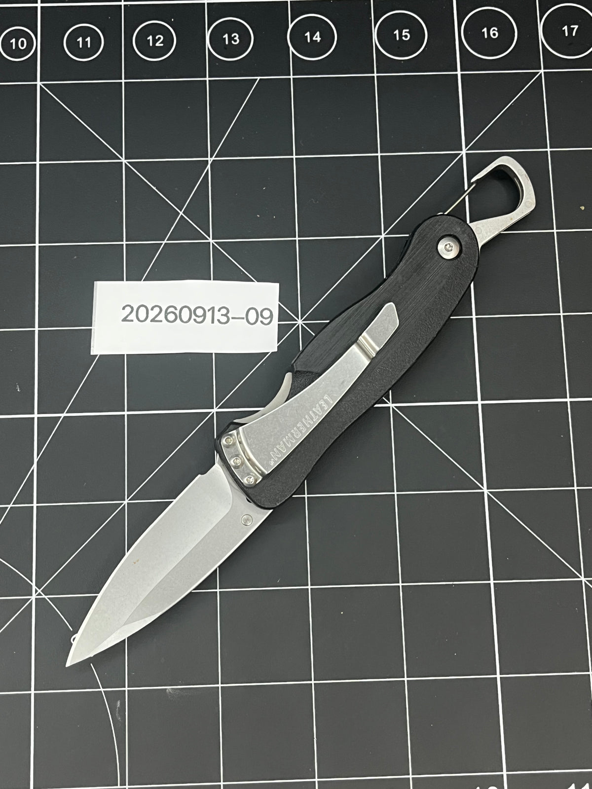 Leatherman Crater C33 Folding Pocket Knife Bottle Opener Carabiner 420HC Blade
