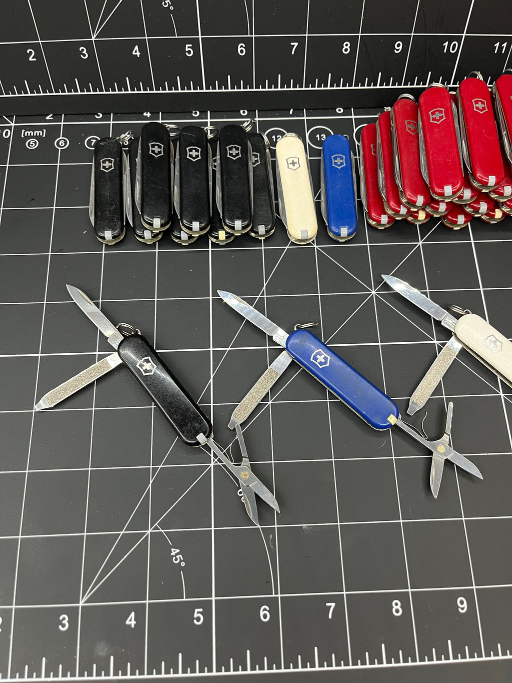58mm Victorinox Swiss Army Classic SD Pocket Knife - Multi Color