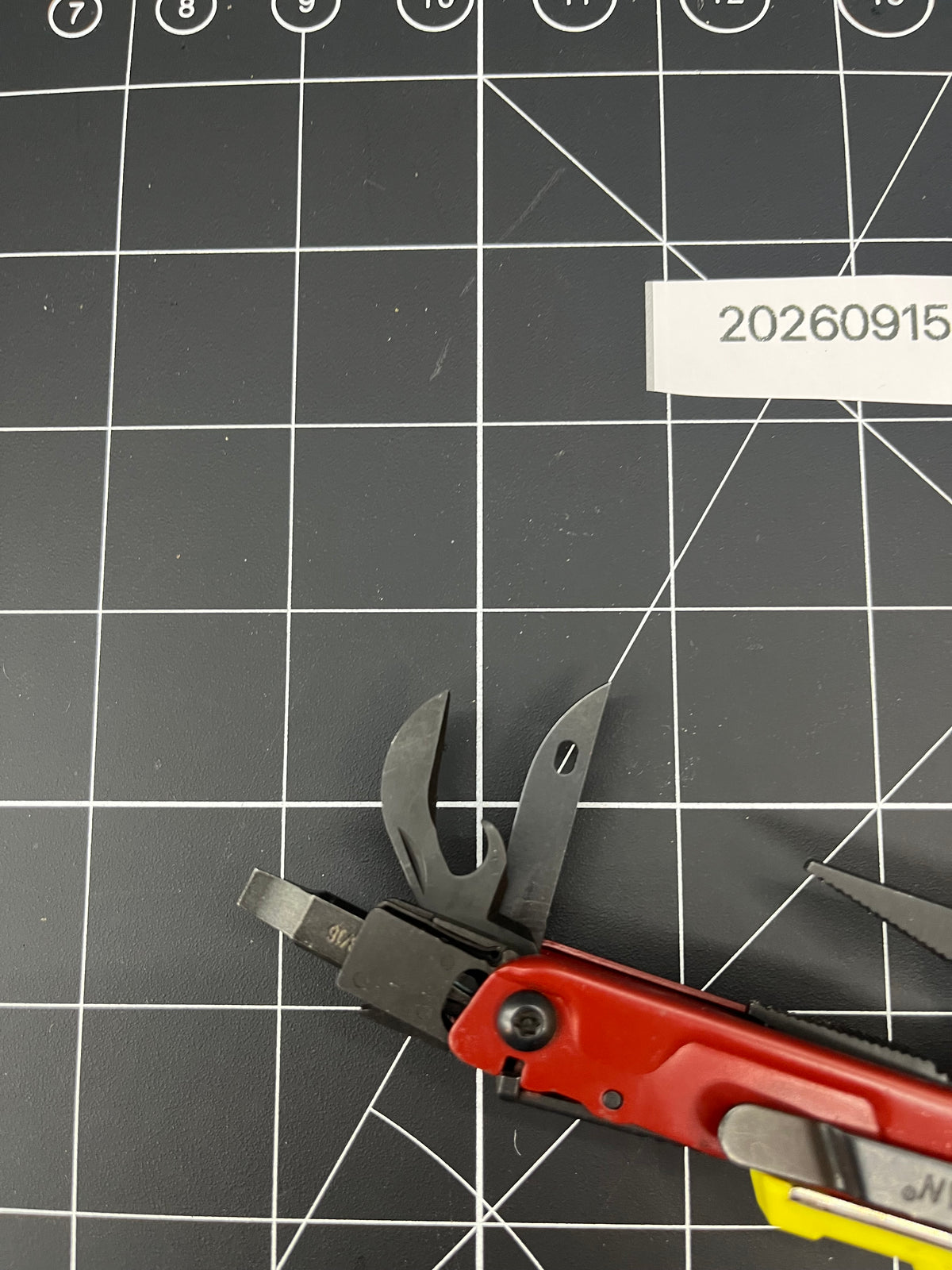 Leatherman SIGNAL Multi-Tool Black Good Condition Red excellent clean