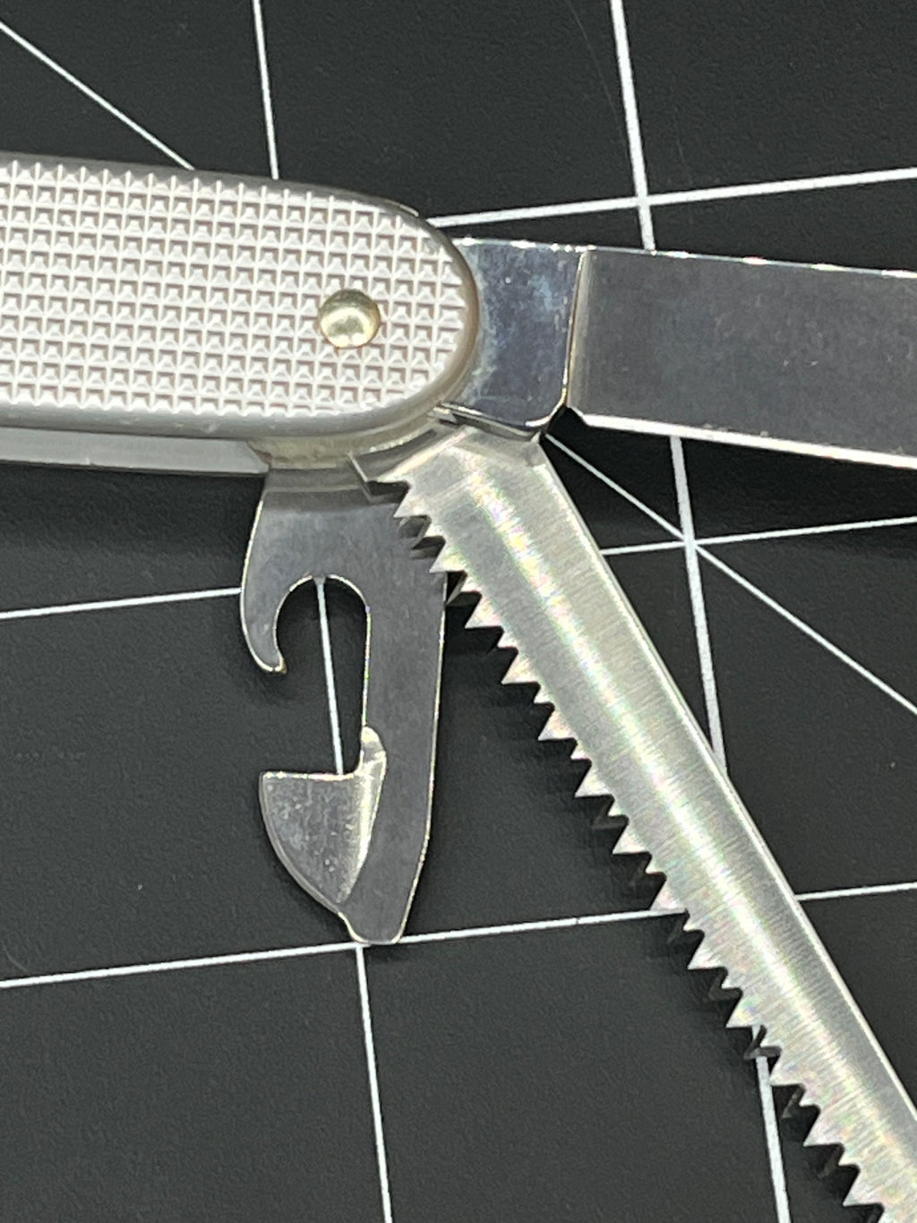 Victorinox Clean Swiss Army knife Farmer  Alox  Silver EDC