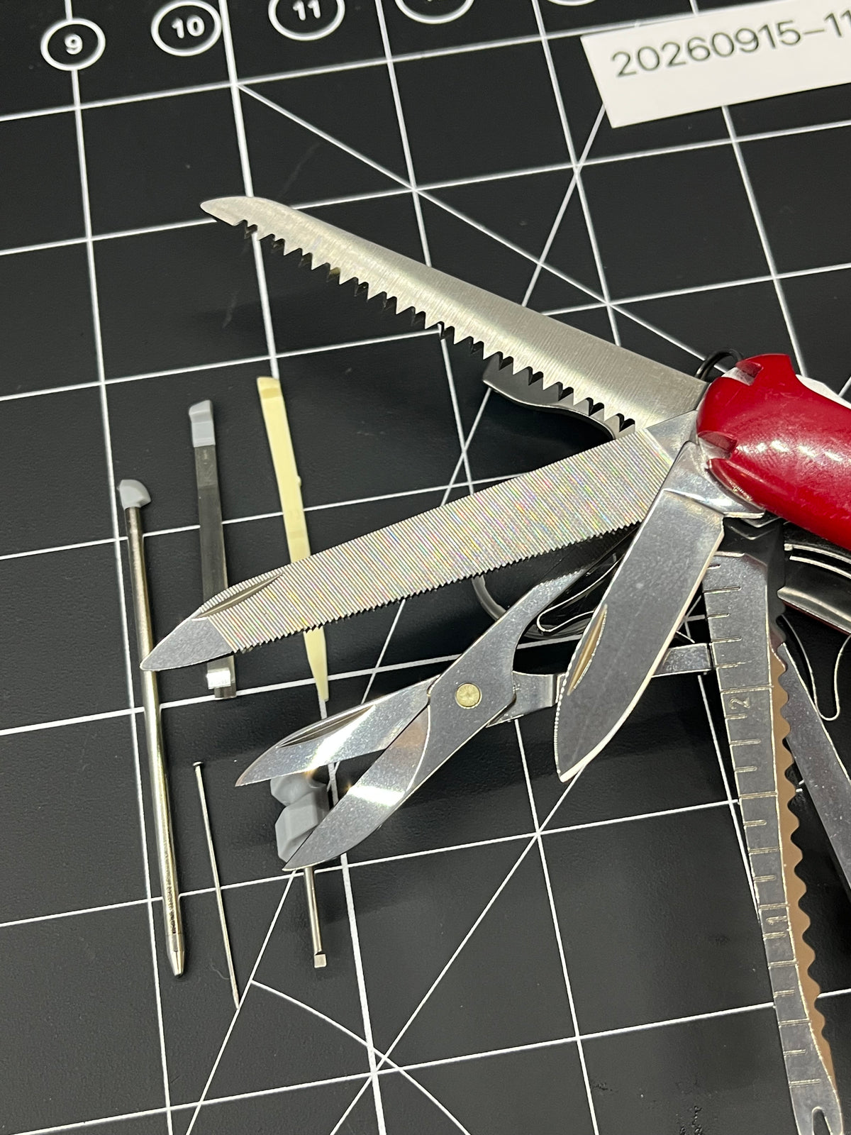 Victorinox Swiss Army SwissChamp Pocket Knife Multi-Tool, Red, 91m!