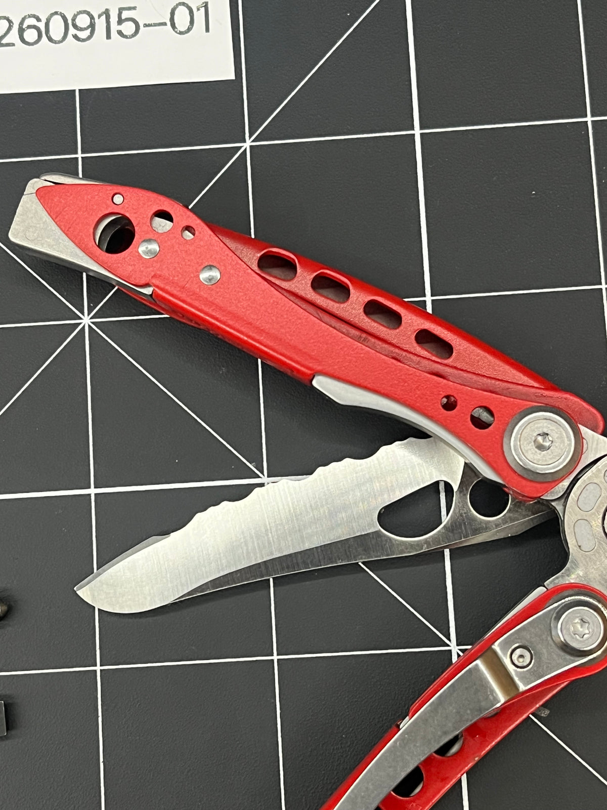 Clean Leatherman Skeletool RX Rescue Multi-Tool Excellent