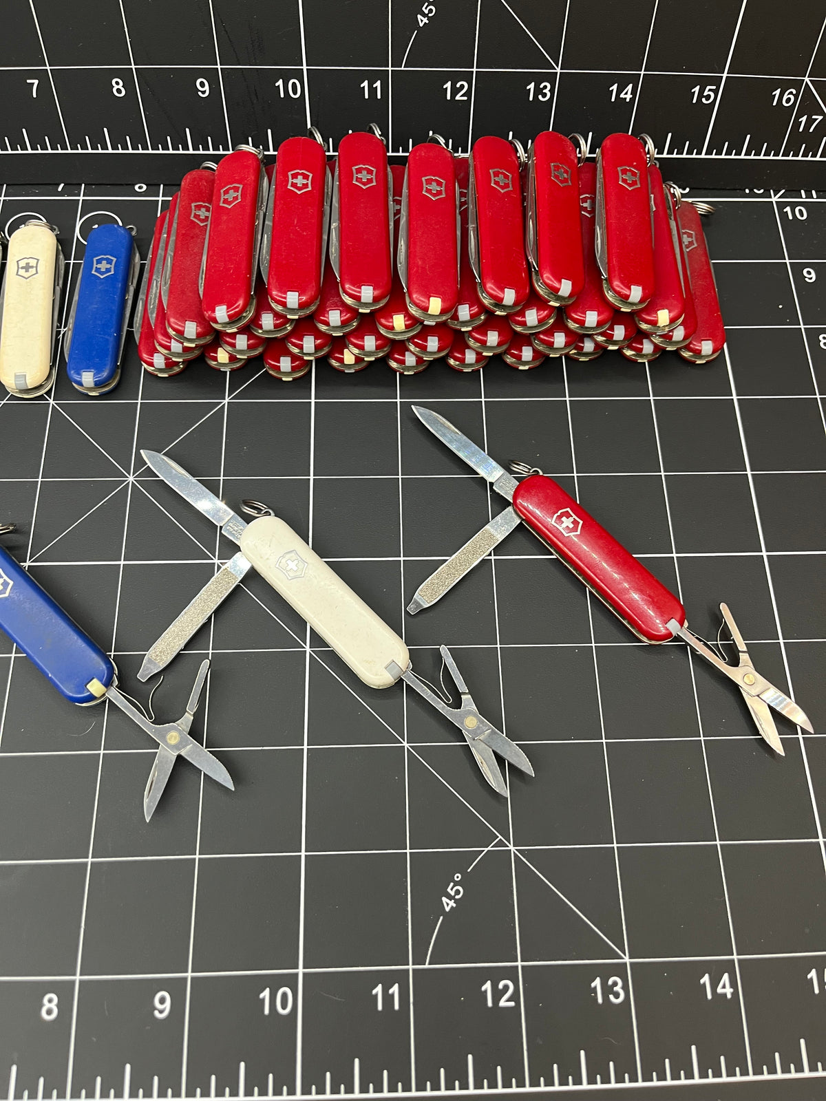 58mm Victorinox Swiss Army Classic SD Pocket Knife - Multi Color